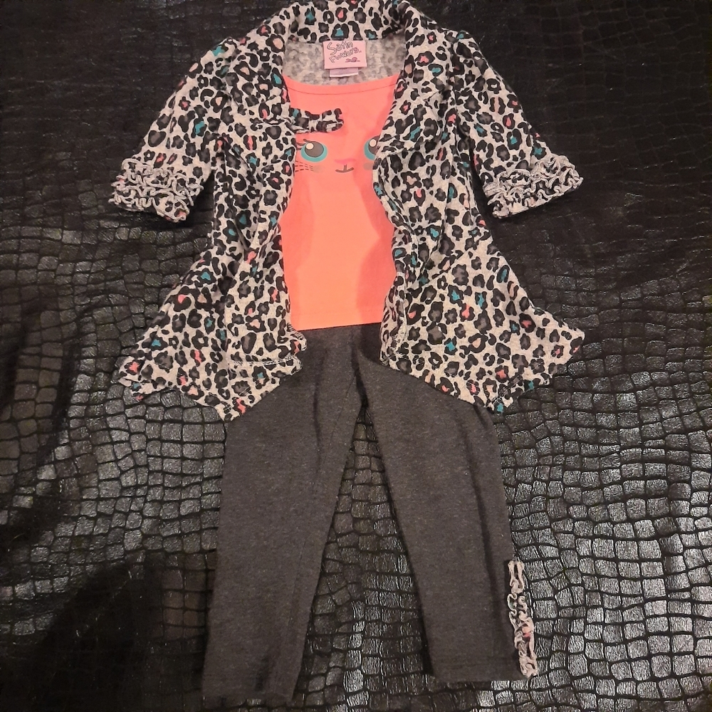 Girl's Matching Outfit - Picture 3 of 4